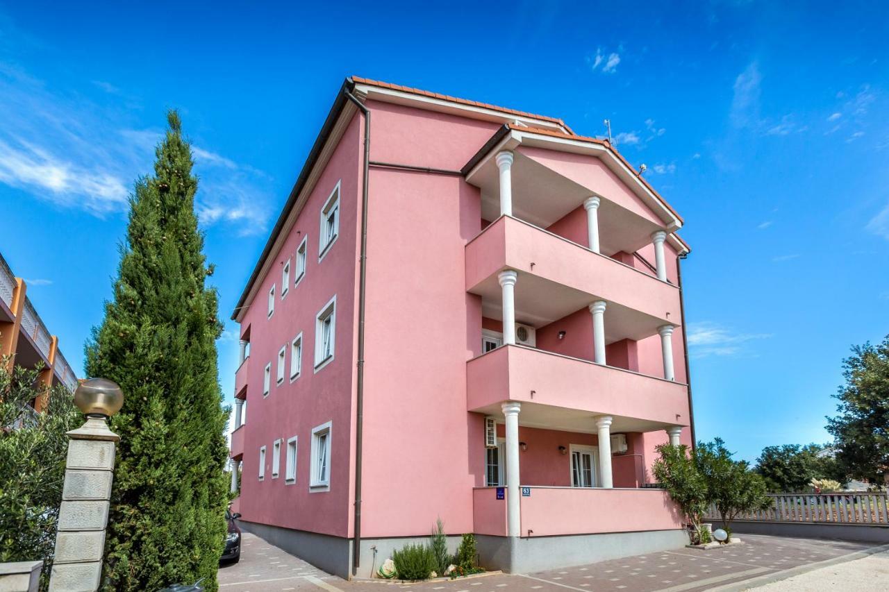 Apartmani Diana メドゥリン エクステリア 写真