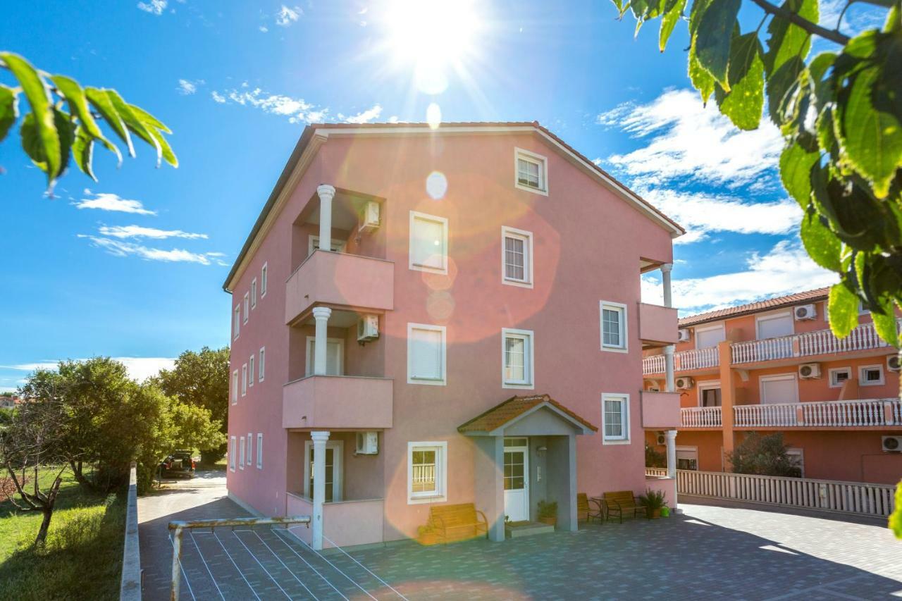 Apartmani Diana メドゥリン エクステリア 写真